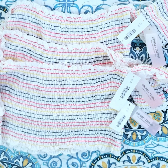 NEW! S,M or L cold shoulder smock top junior sizes. - Picture 7 of 7